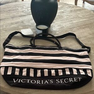 Victoria's Secret Black and Pink Tote Bag expandable bag!